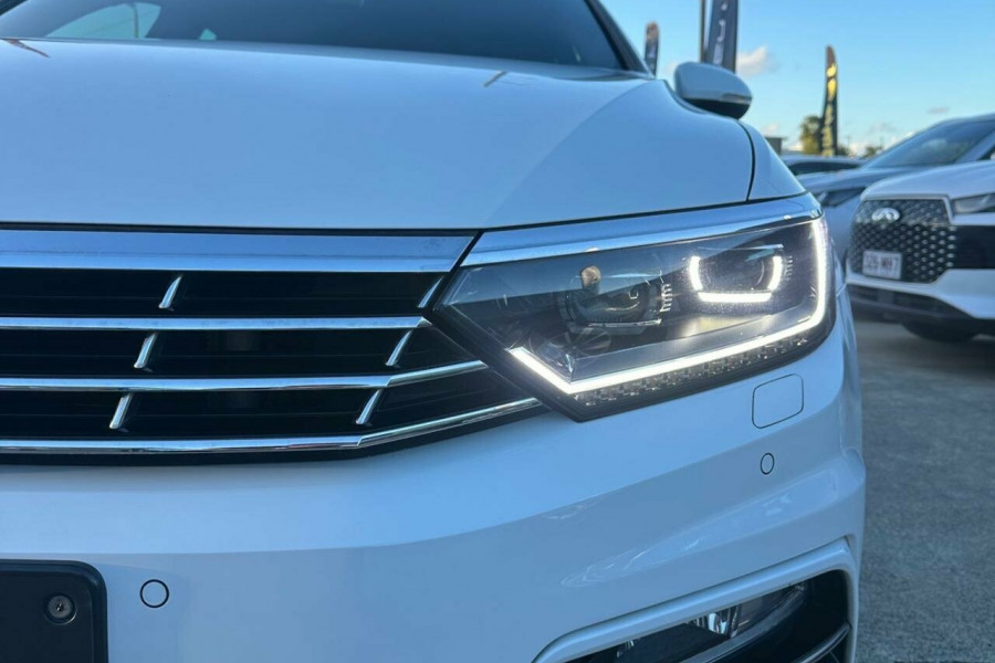 2017 MY18 Volkswagen Passat B8 206TSI R-Line Sedan Image 11