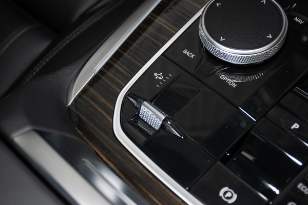 2025 BMW X7 G07 LCI xDrive40d Design Pure Excellence SUV