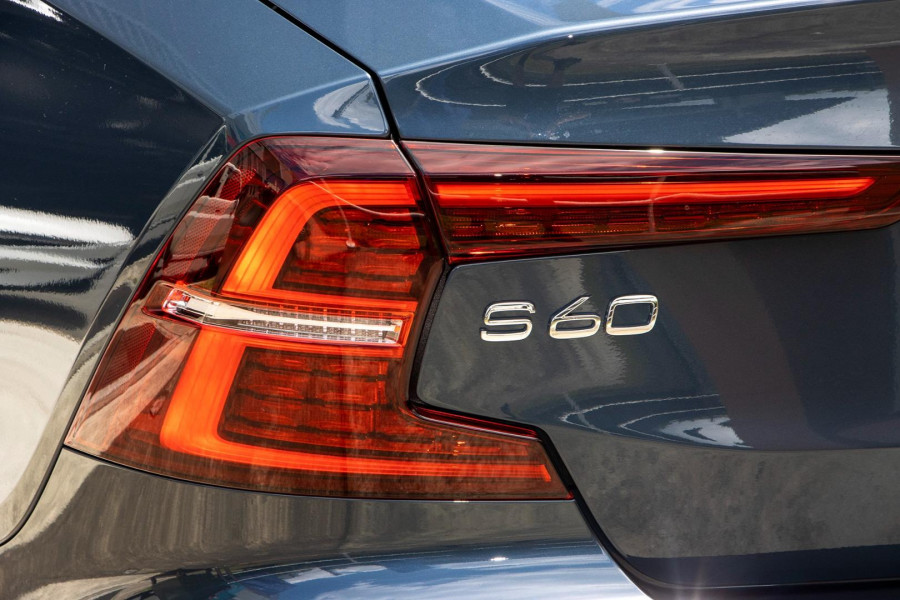 2024 Volvo S60  Ultimate B5 Bright Sedan Image 19