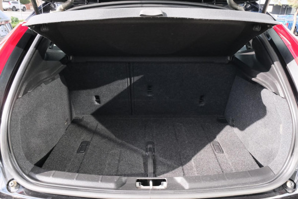 2015 MY16 Volvo V40 M Series T3 Kinetic Hatch Image 10
