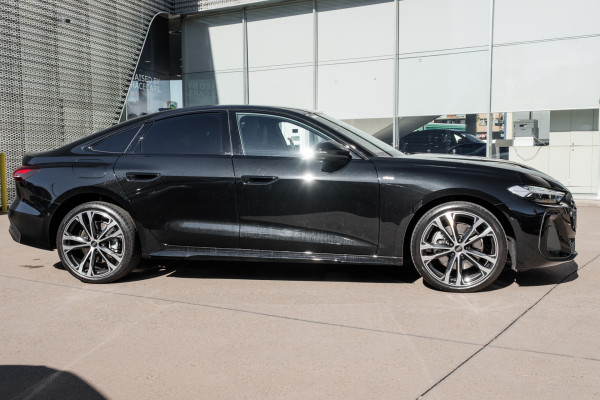 2025 Audi A5 B10 TFSI 200kW S line Sedan image 3