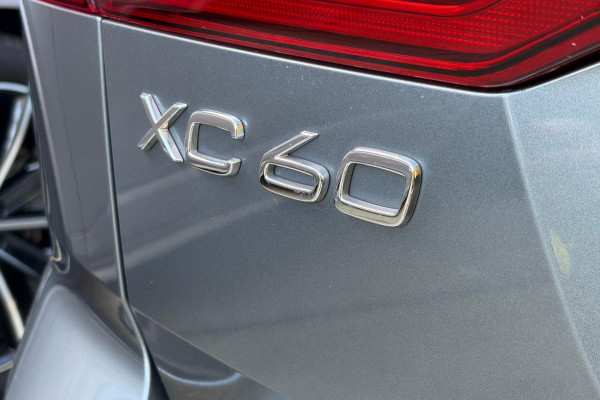 2020 Volvo XC60 UZ T6 R-Design SUV Image 14