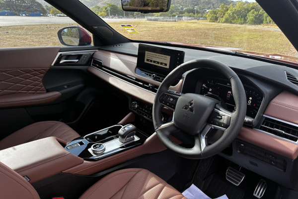 2026 Mitsubishi Outlander ZM Exceed Tourer SUV Image 12