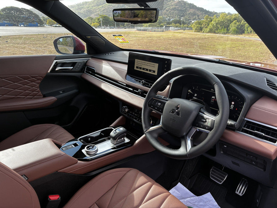 2026 Mitsubishi Outlander ZM Exceed Tourer SUV Image 12