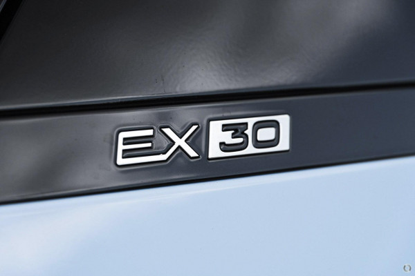 2025 Volvo EX30  Twin Motor Performance Ultra SUV Image 8