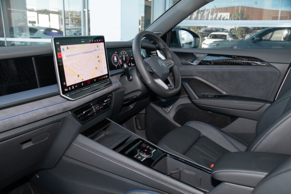 2025 MY26 Volkswagen Tayron R4 195TSI R-Line SUV image 8