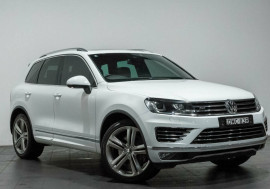 Volkswagen Touareg V8 TDI Tiptronic 4MOTION R-Line 7P MY15