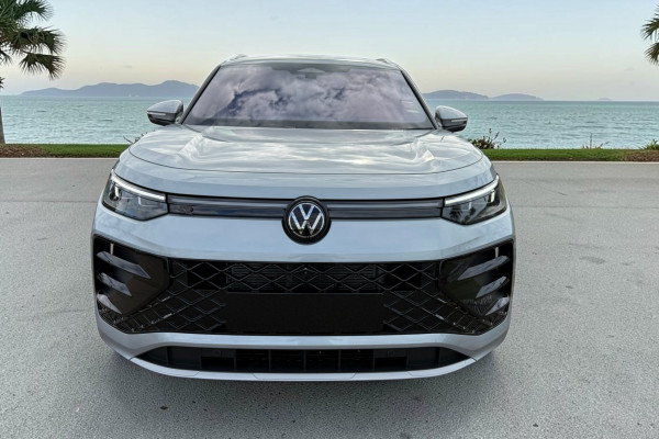 2026 Volkswagen Tayron R4 195TSI R-Line SUV Image 6