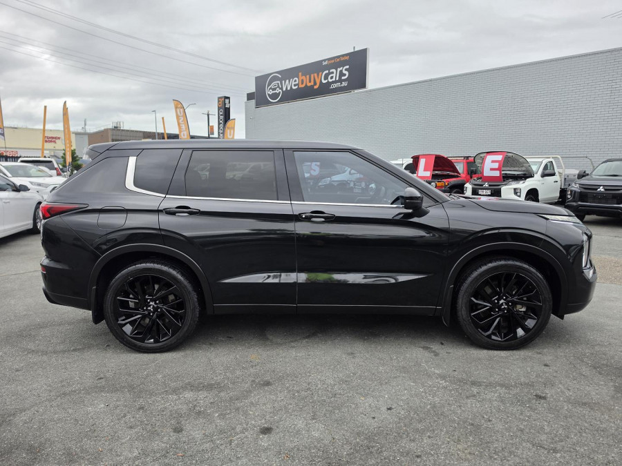 2023 Mitsubishi Outlander ZM Black Edition SUV Image 6
