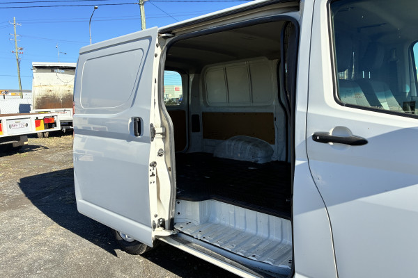 2019 Toyota HiAce GDH300R  Van Image 8