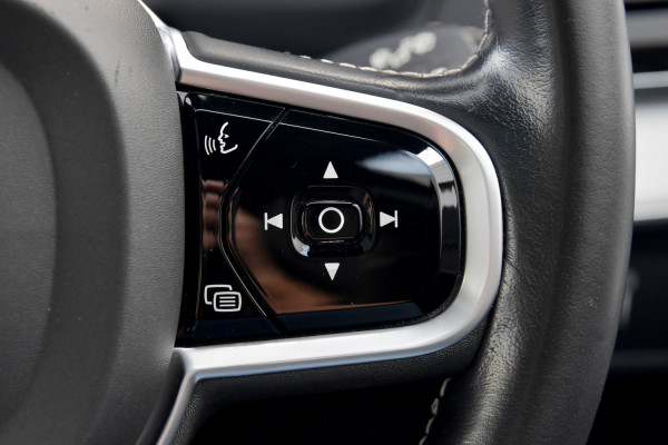 2021 Volvo XC90 L Series T6 R-Design SUV image 9