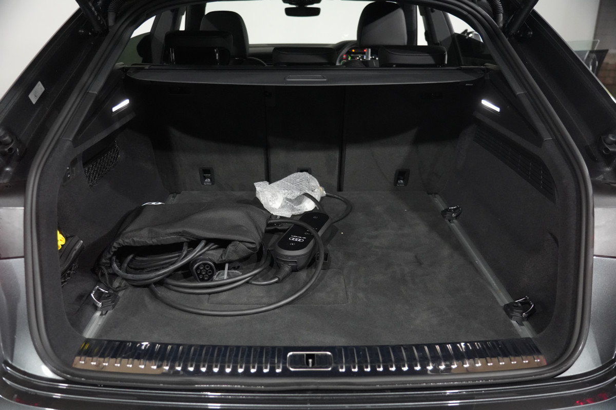 2024 Audi Q8 F1 60 TFSI e S Line SUV