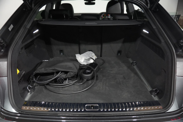 2024 Audi Q8 F1 60 TFSI e S Line SUV Image 38