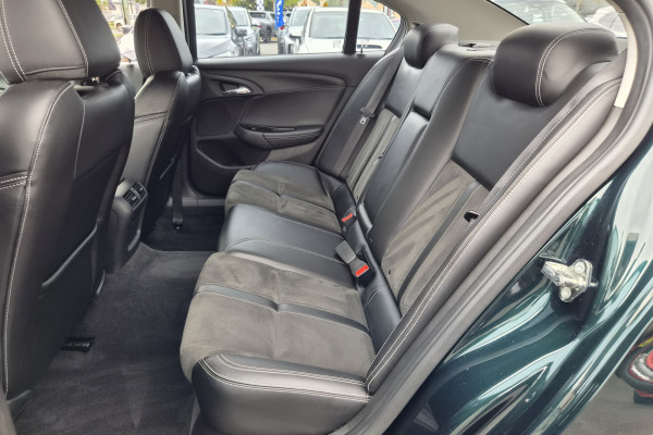 2017 MY16 Holden Commodore VF Series II SV6 Sedan Image 13