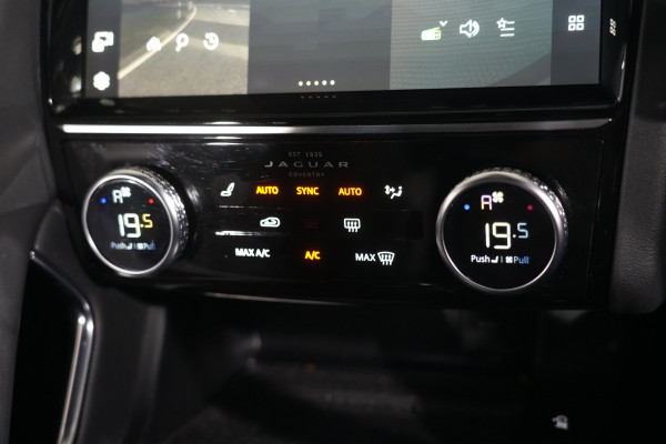 2021 Jaguar E-PACE P250 R-Dynamic S SUV Image 17