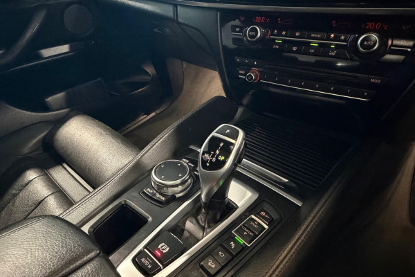 2016 BMW X6 F16 xDrive40d SUV Image 16