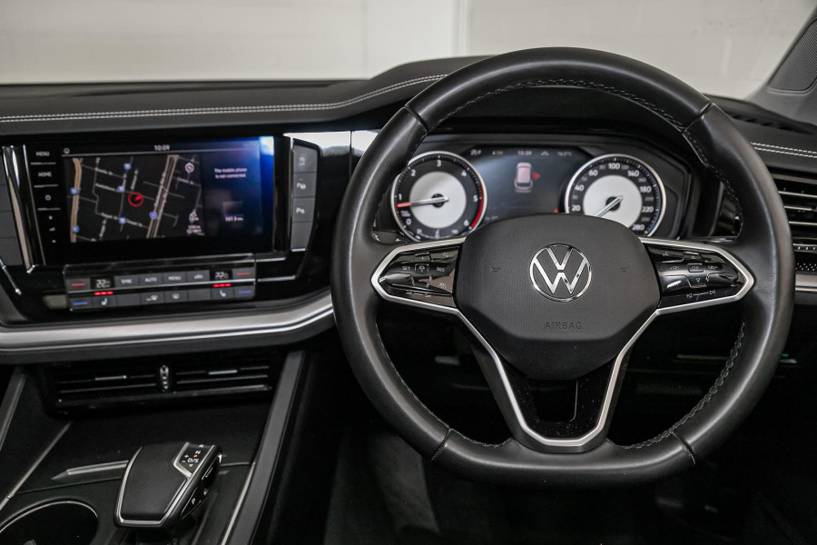 2022 Volkswagen Touareg CR 170TDI SUV Image 15
