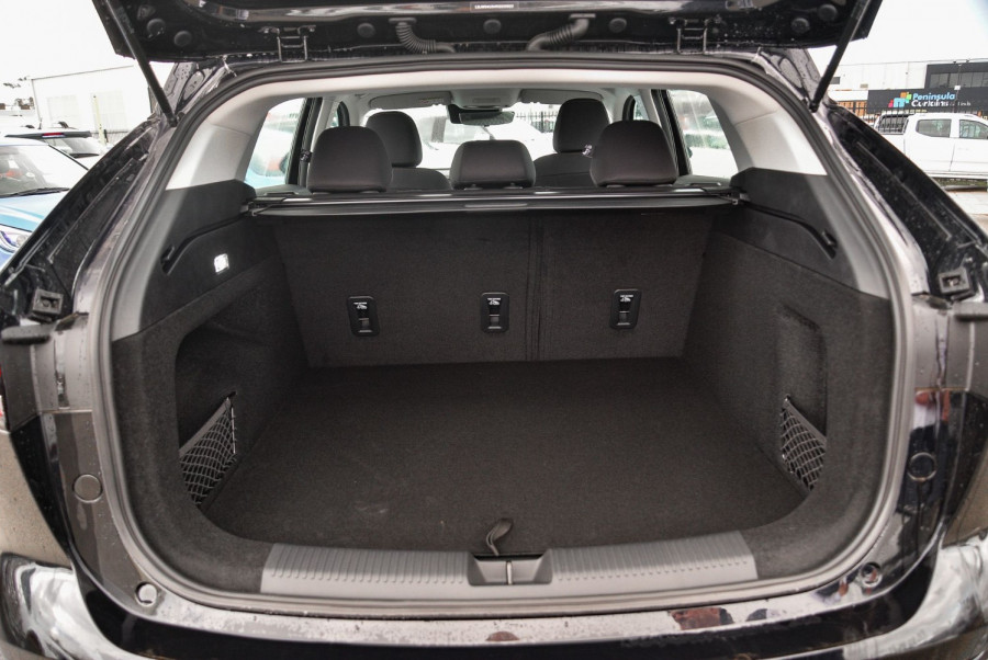 2025 MY24.5 MG HS AS33 Vibe SUV Image 14