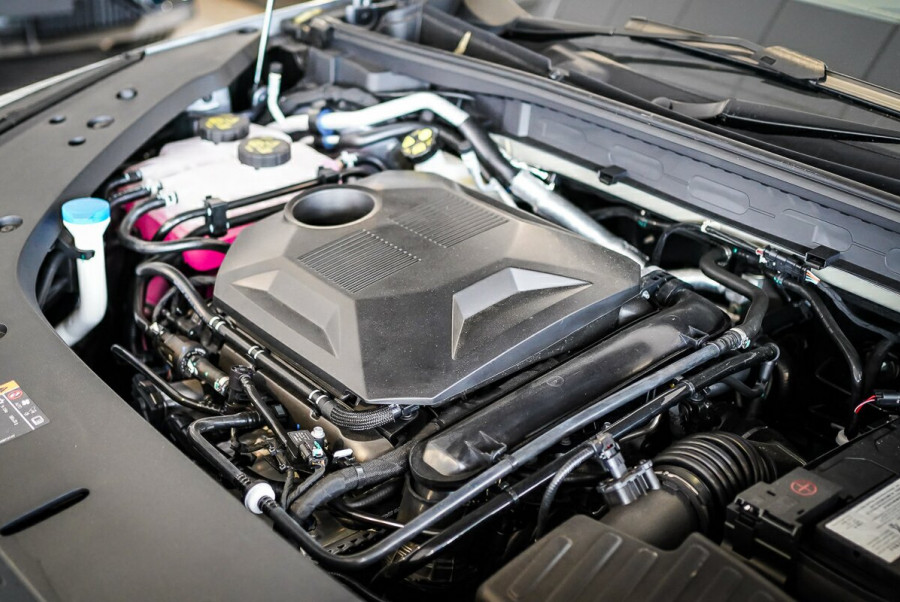 2024 MY24.5 MG HS AS33 Essence SUV Image 28