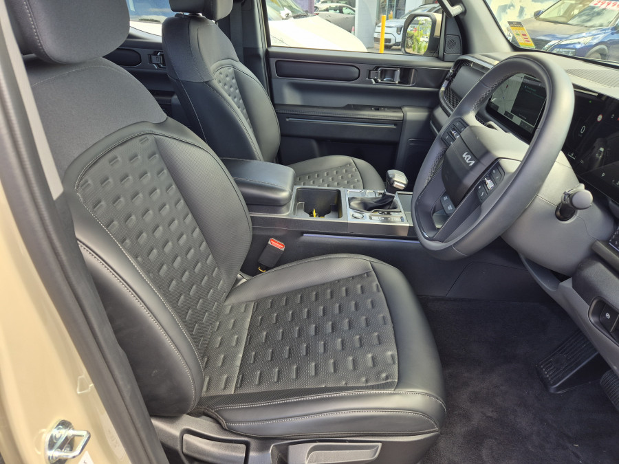 2026 Kia Tasman TK SX+ Ute Image 18