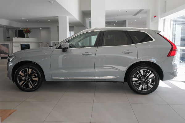 2026 Volvo XC60 UZ Plus B5 Bright SUV image 3