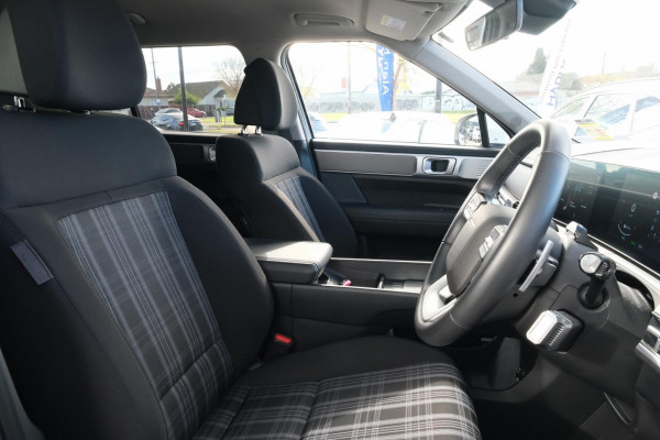 2025 Hyundai Santa Fe MX5.V1 Hybrid SUV Image 7