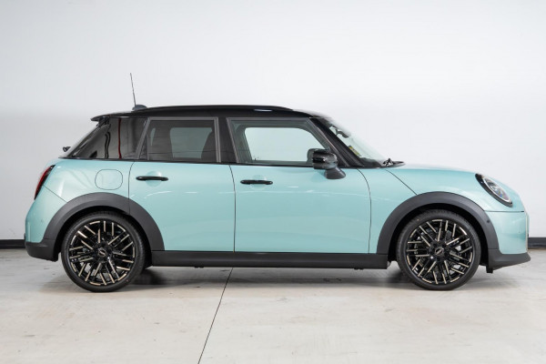 2025 MINI Cooper F65 C Favoured Hatch image 5