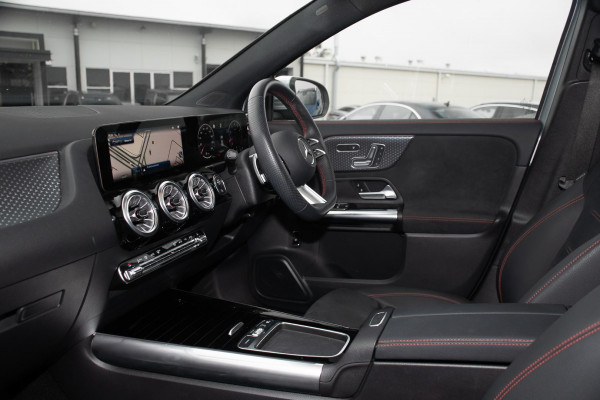 2025 Mercedes-Benz GLA-Class H247 GLA200 SUV image 8
