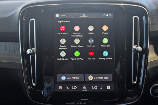 2023 Volvo XC40 XZ Ultimate B5 Dark SUV Image 19