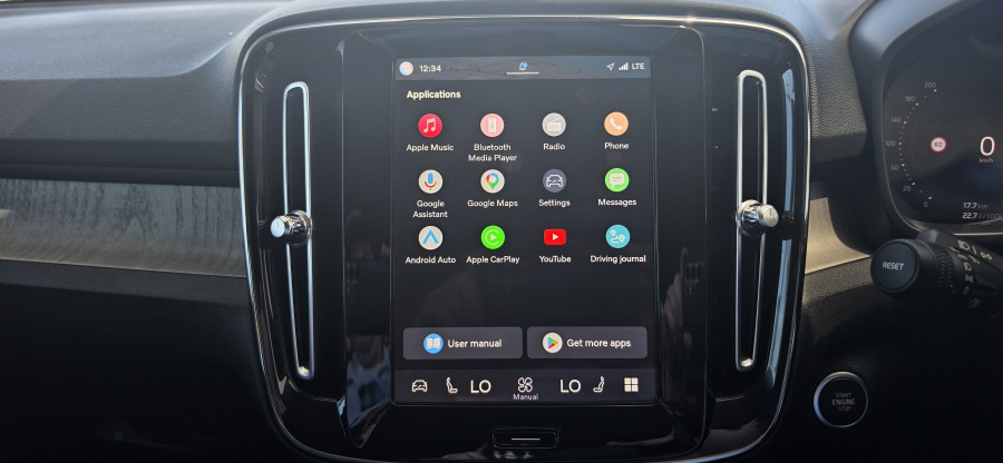 2023 Volvo XC40 XZ Ultimate B5 Dark SUV Image 19
