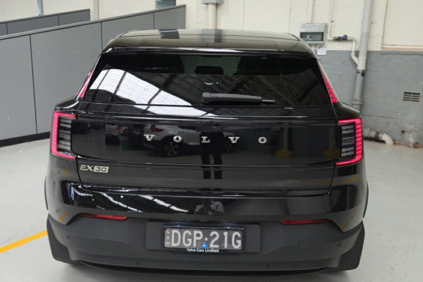 2025 Volvo EX30  Twin Motor Performance Ultra SUV Image 7