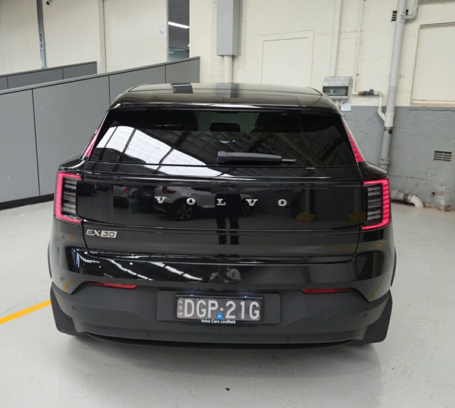 2025 Volvo EX30  Twin Motor Performance Ultra SUV Image 7