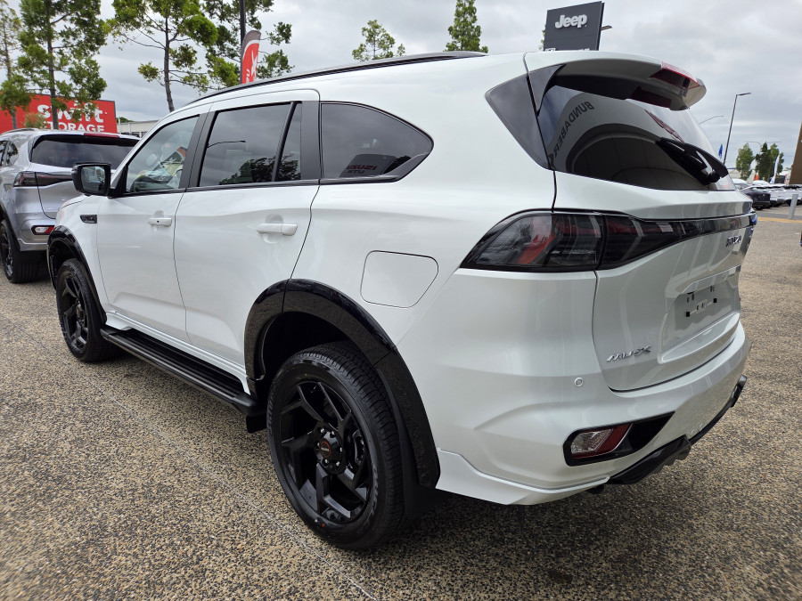 2026 Isuzu MU-X RJ X-TERRAIN SUV Image 5