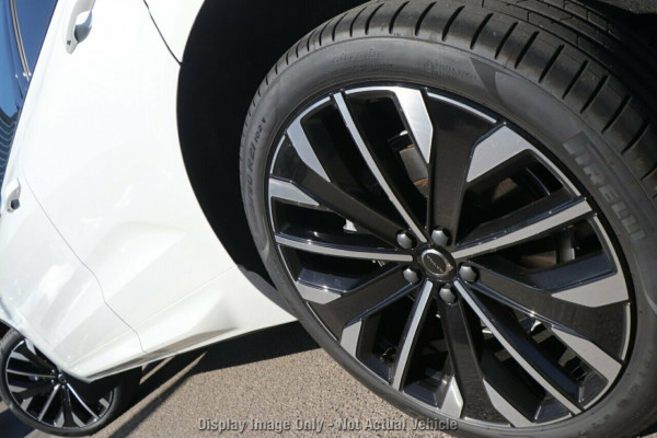 2026 Volvo XC60 UZ Ultra B5 Dark SUV Image 4