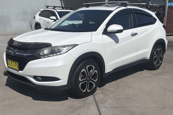 2017 Honda HR-V  VTi-L SUV Image 9