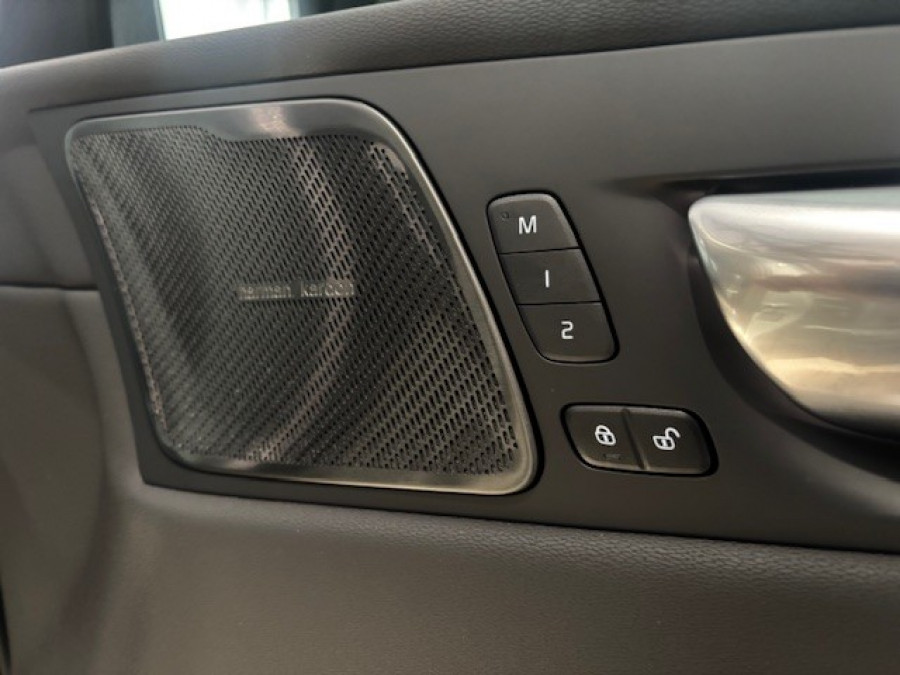 2026 Volvo XC60 UZ Ultra B5 Dark SUV Image 14
