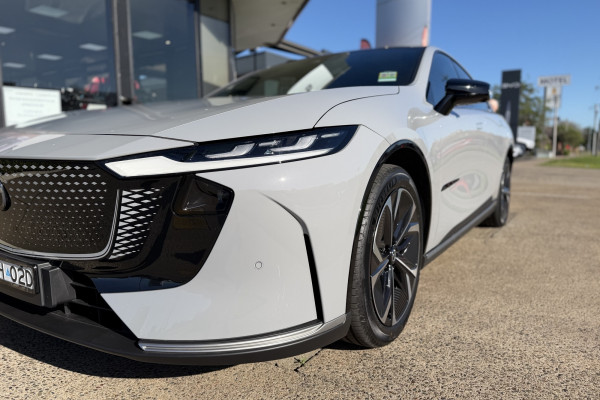 2026 Mazda 6e  E35 Atenza Hatch Image 11
