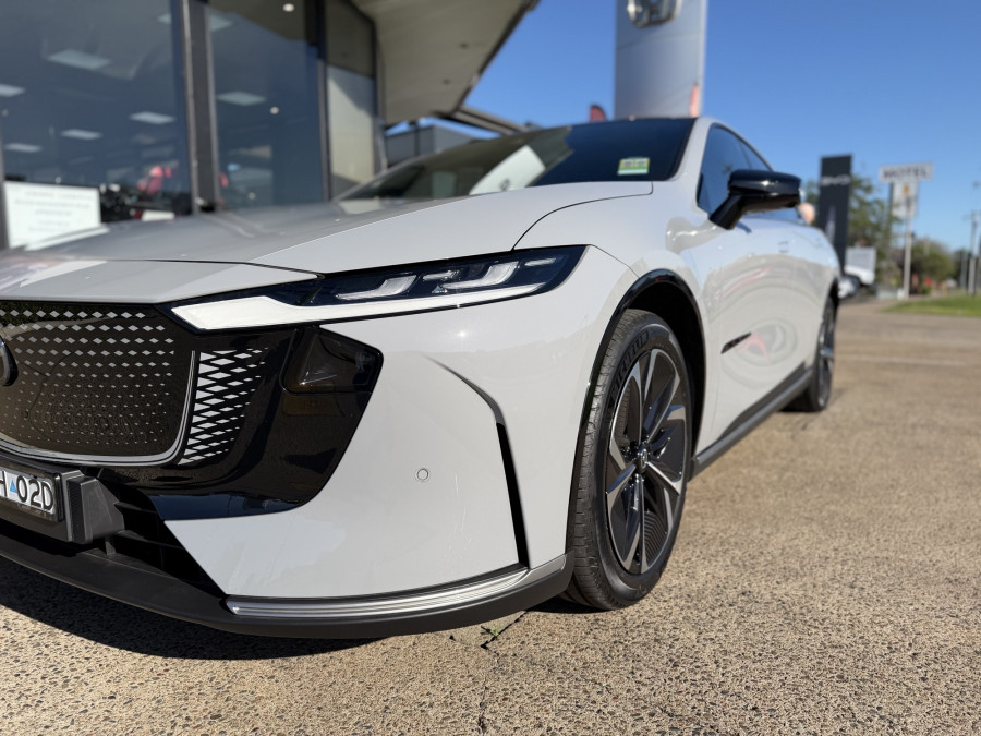 2026 Mazda 6e  E35 Atenza Hatch Image 11