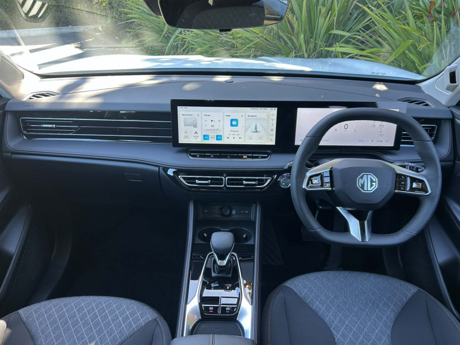 2026 MG HS Super Hybrid Excite SUV Image 9