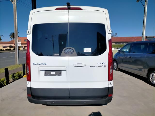 2021 LDV Deliver 9 12-Seat Bus (Mid Roof) Bus Image 7