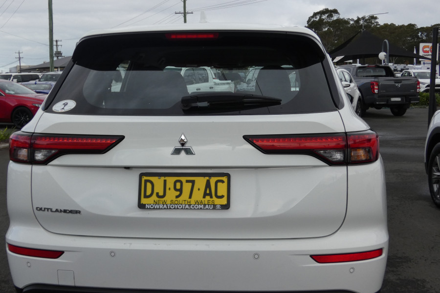 2023 Mitsubishi Outlander ZM MY23 ES 7 SEAT 2WD SUV Image 7