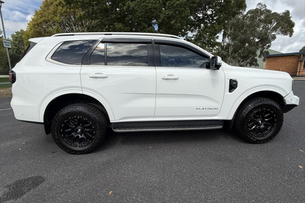 2022 Ford Everest UB Platinum SUV Image 2
