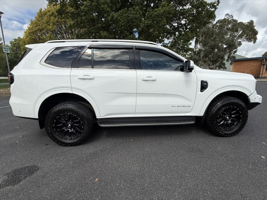 2022 Ford Everest UB Platinum SUV Image 2