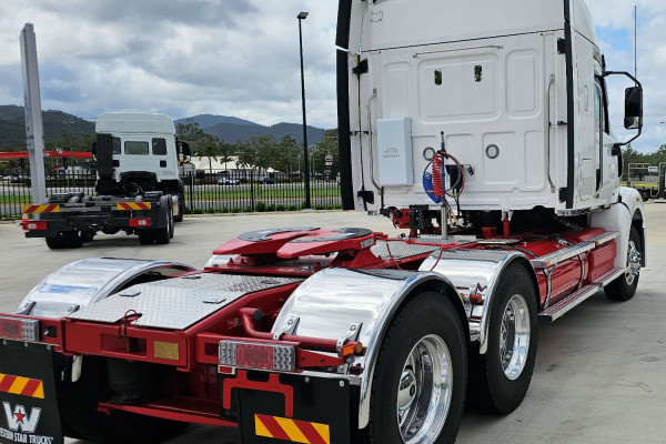 2024 Western Star 48x Cab Chassis Image 6