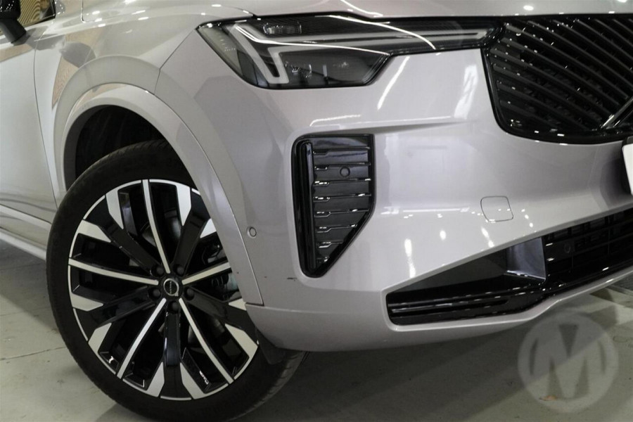 2025 MY26 Volvo XC90 L Series Ultra B5 Dark SUV Image 6