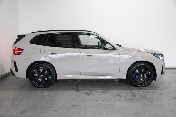 2026 BMW X3 G45 30e xDrive SUV image 3