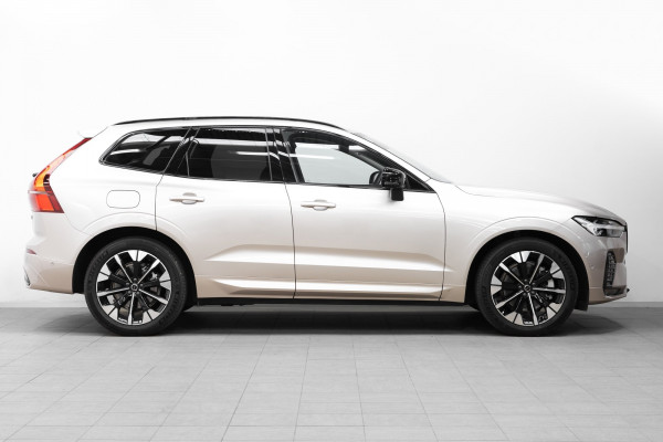 2025 Volvo XC60 UZ B5 Ultra Dark 2L Petrol AWD SUV Image 3