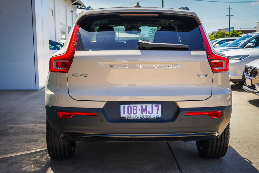 2024 MY25 Volvo XC40 XZ Ultra B4 Dark SUV Image 7