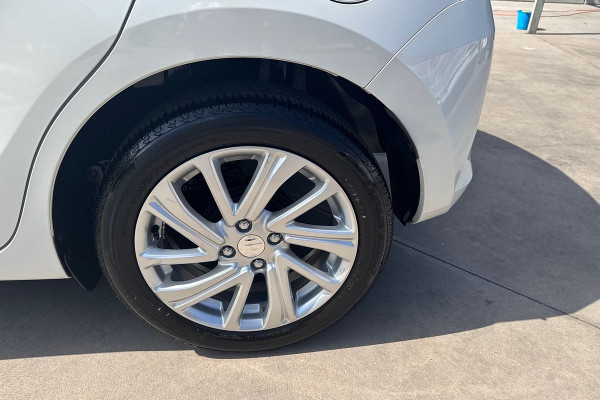 2023 Suzuki Swift AZ Series II GL Hatch