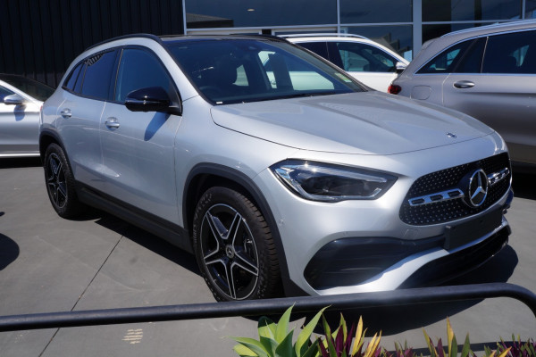 Mercedes-Benz B Class 4MATIC GLA 250